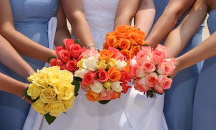 Chọn hoa theo tông màu tiệc cưới của bạn