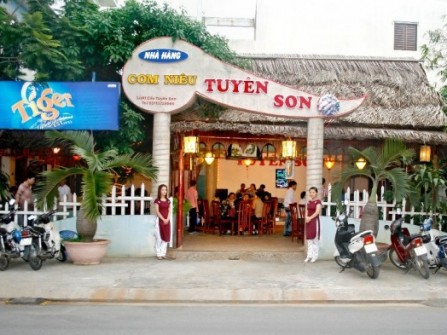Nhà hàng cơm niêu Tuyên Sơn