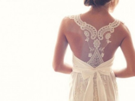 10 mẫu trang trí lưng áo cưới đẹp 