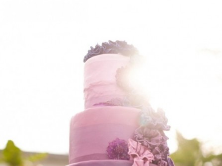 Bánh cưới màu tím ombre