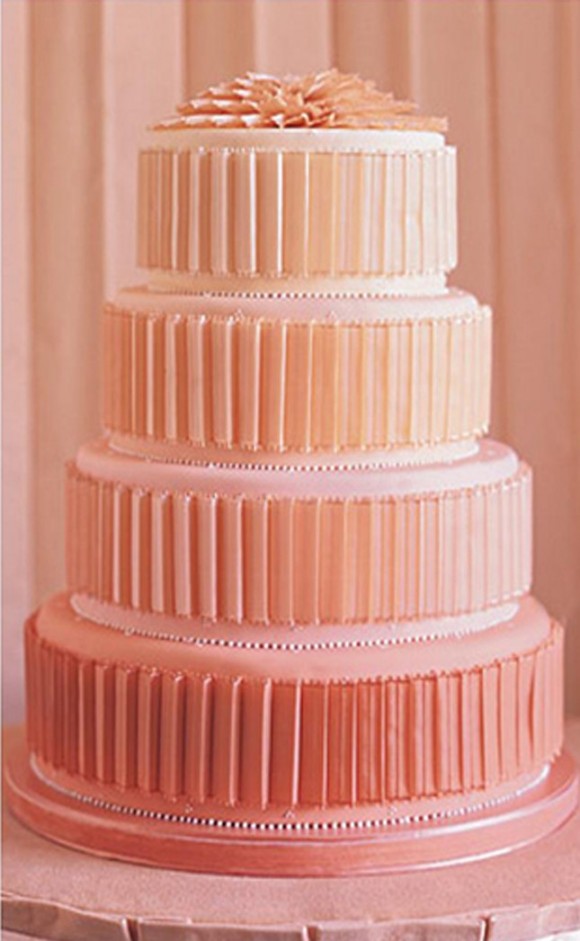 Bánh cưới màu hồng cam
