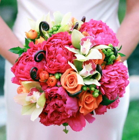 Hoa cưới cầm tay màu hồng số 11