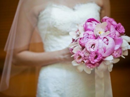 Hoa cưới cầm tay màu hồng số 4