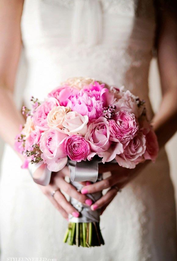 Hoa cưới cầm tay màu hồng số 5