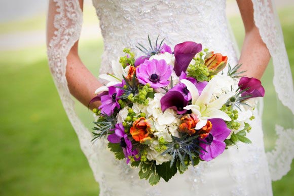 Hoa cưới cầm tay màu tím số 1