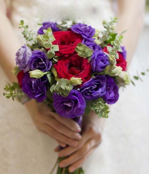 Hoa cưới cầm tay màu tím số 10