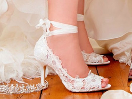 Giày cưới đẹp cho bạn tự tin trong ngày cưới