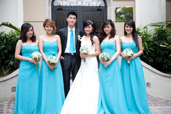 Váy phụ dâu dài màu xanh biển nhạt 