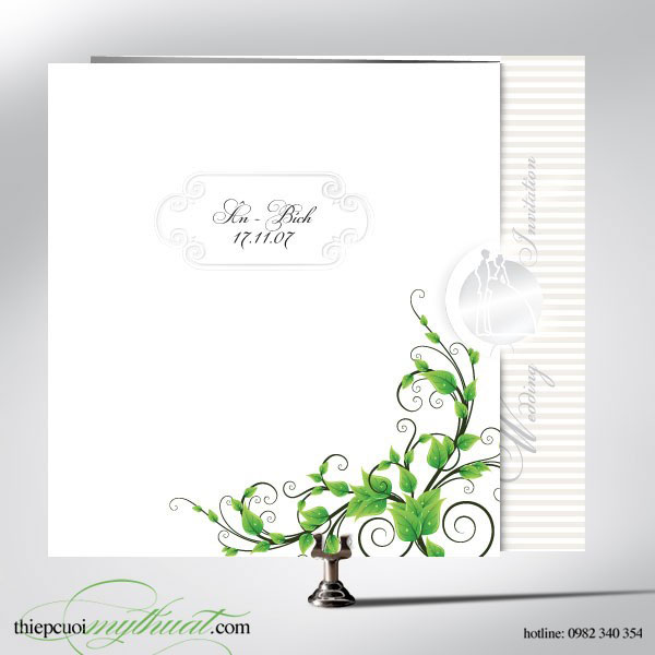 Thiệp cưới đẹp màu trắng có hoa văn xanh lá cây