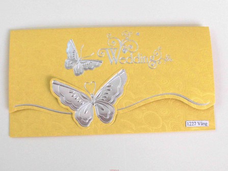 Thiệp cưới đẹp màu vàng họa tiết nổi hình con bướm