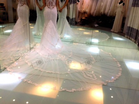Váy cưới đuôi dài Sài Gòn 2015