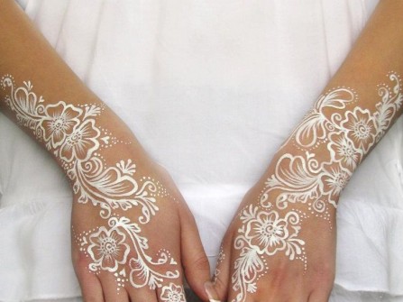 Dịch vụ vẽ henna trước và trong ngày cưới