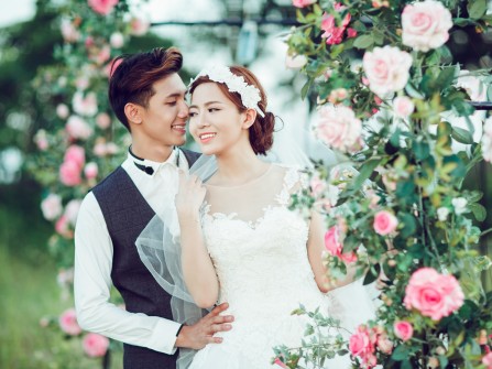 Ảnh cưới lãng mạn của Hot Girl Tú Linh thực hiện bởi L'amant Wedding Studio