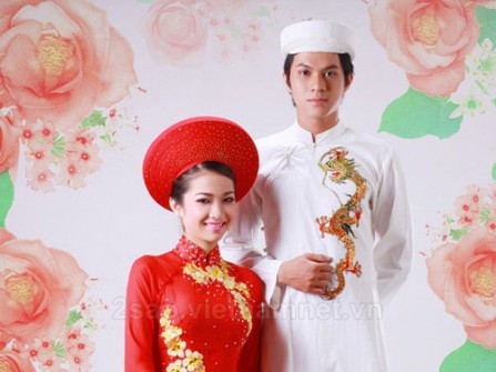 Mẫu áo dài cưới màu đỏ truyền thống 
