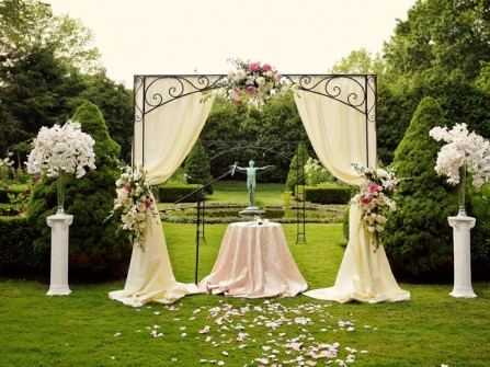 Hoa cưới: cho thuê cổng cưới hoa tươi