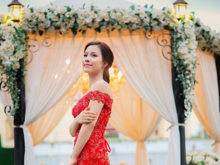 Bộ sưu tập áo cưới màu cho cô dâu thêm lộng lẫy