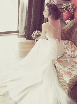 Cho thuê áo cưới ren 2014 hàng thiết kế đẹp, giá thuê hợp lý!