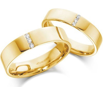 Nhẫn cưới vàng trơn đính dãy đá nhỏ