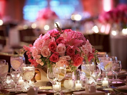 Hoa trang trí tiệc cưới lãng mạn với sắc hồng pastel