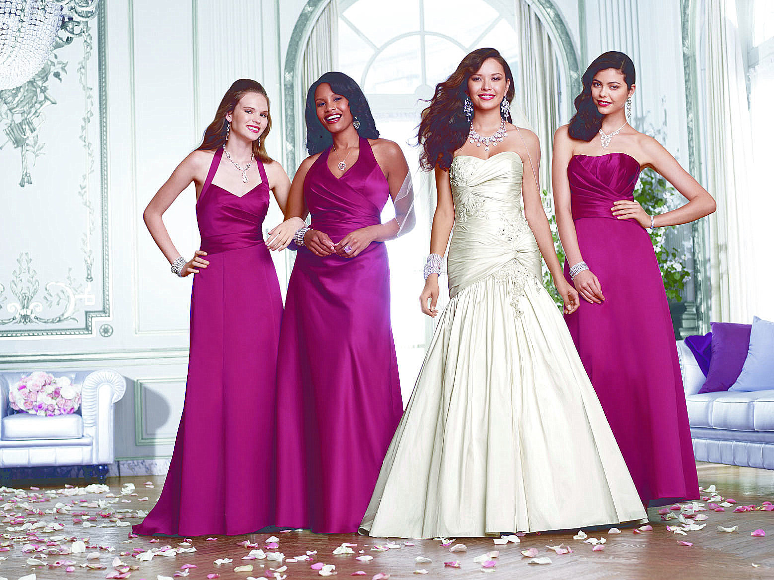 Váy phụ dâu màu tím nhiều kiểu phối hợp