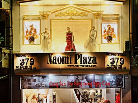 Naomi Plaza