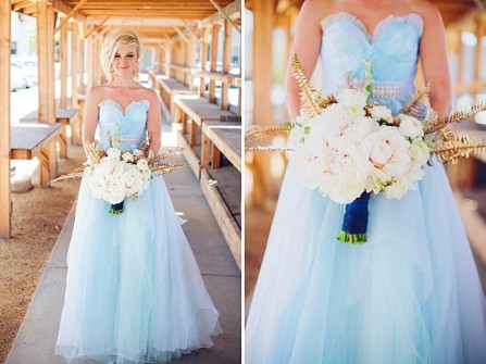 Váy cưới cúp ngực màu xanh nhạt bồng bềnh