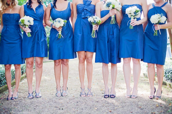 Đầm phụ dâu nhiều kiểu dáng màu xanh cobalt