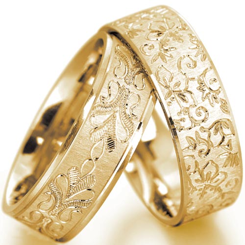 Nhẫn cưới vàng khắc họa tiết tinh xảo