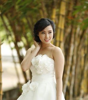 Nhẹ nhàng, phù hợp với từng khuôn mặt ==> style trang điểm của AB wedding