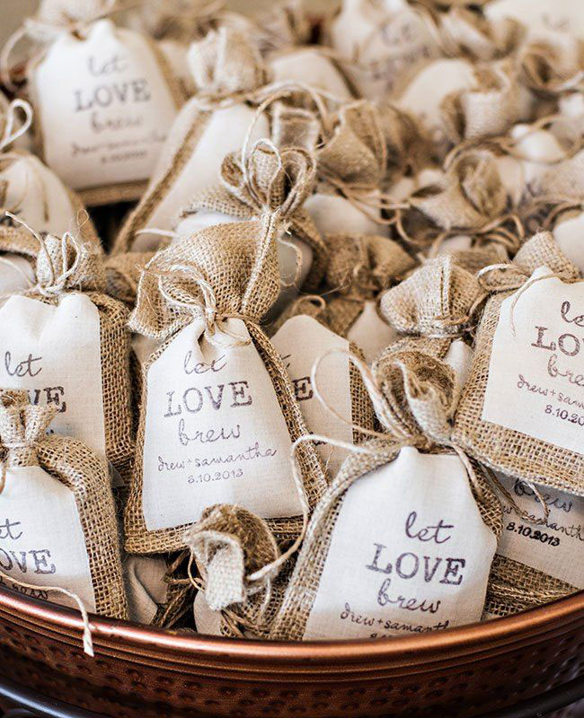 Quà tặng khách mời đám cưới: Túi cà phê