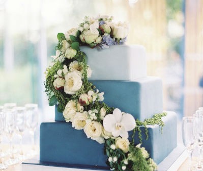 Bánh cưới đẹp 3 tầng màu xanh ombre