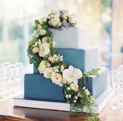 Bánh cưới đẹp 3 tầng màu xanh ombre