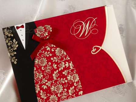 Thiệp cưới đẹp màu đỏ họa tiết trang phục cô dâu chú rể