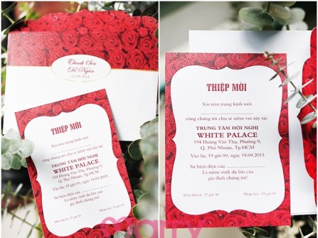 Thiệp cưới đẹp màu đỏ họa tiết hoa hồng cổ điển