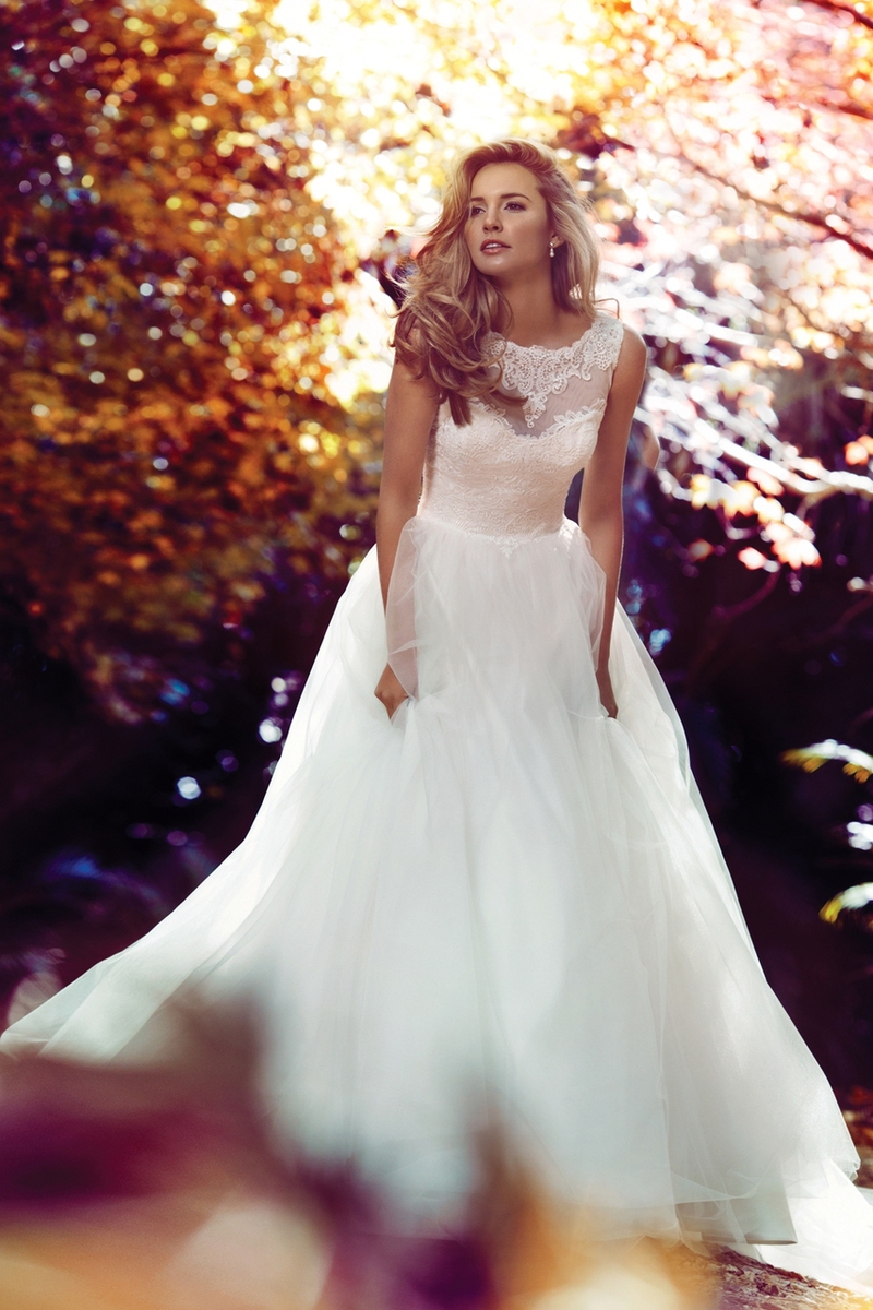 Váy cưới đẹp voan trắng tay lỡ đơn giản và kín đáo
