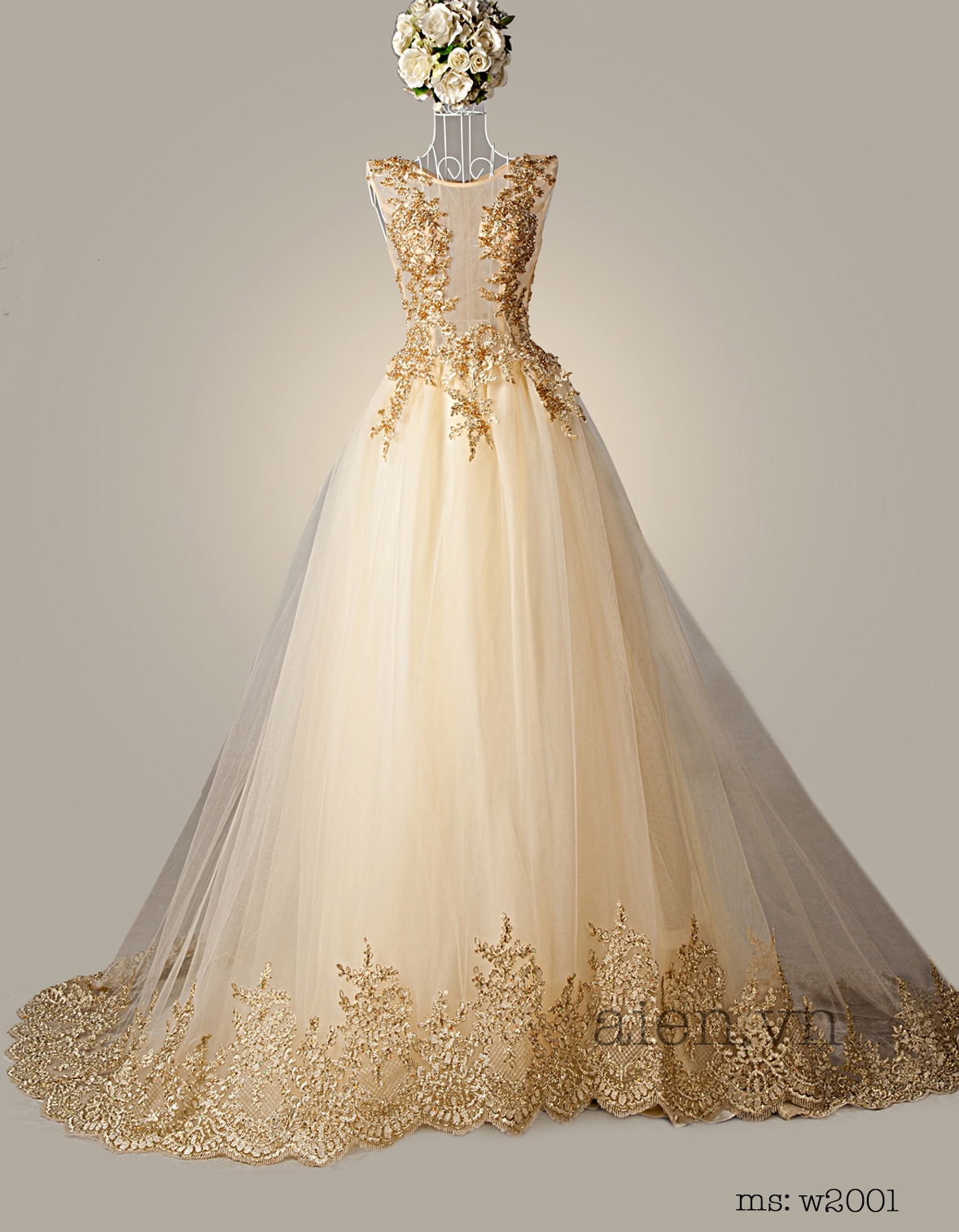 Váy cưới đẹp màu vàng đồng phối ren nổi sang trọng