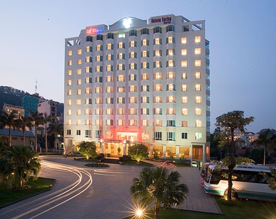 Khách sạn Starcity Hạ Long