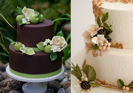 Bánh kem cưới phủ chocolate trang trí hoa và trái cây