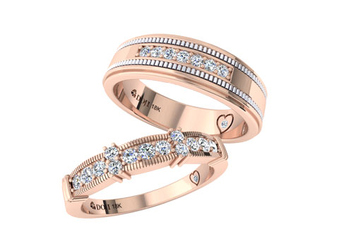 Nhẫn cưới vàng hồng chạm khắc và đính kim cương cầu kỳ