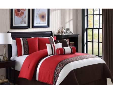 Những bộ chăn ga gối màu đỏ ấm áp cho phòng ngủ