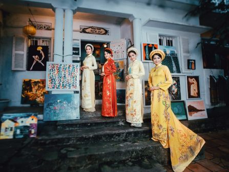 Bộ sưu tập áo dài cưới ấn tượng nhất năm - Hương Sắc Việt