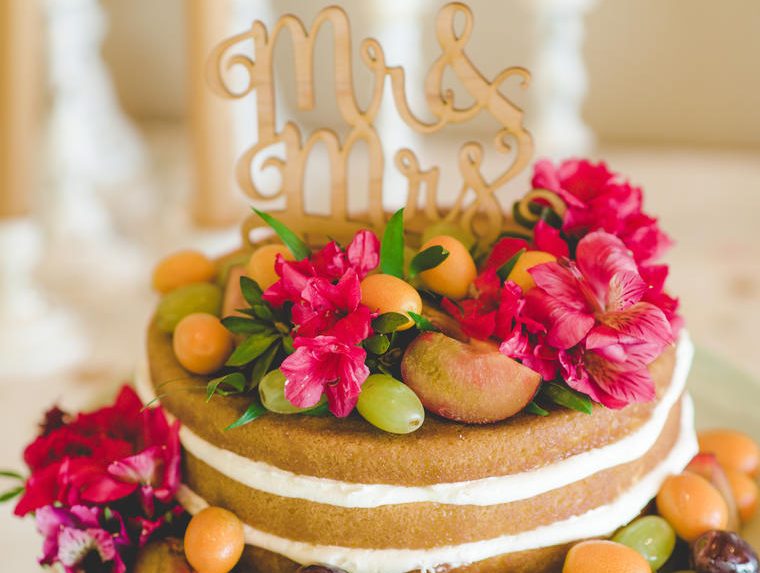 10 mẫu bánh cưới đẹp theo phong cách naked cake độc đáo