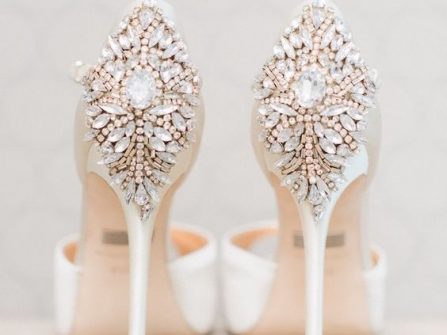 Giày cưới cô dâu - Nâng niu gót ngọc cùng giày đính pha lê