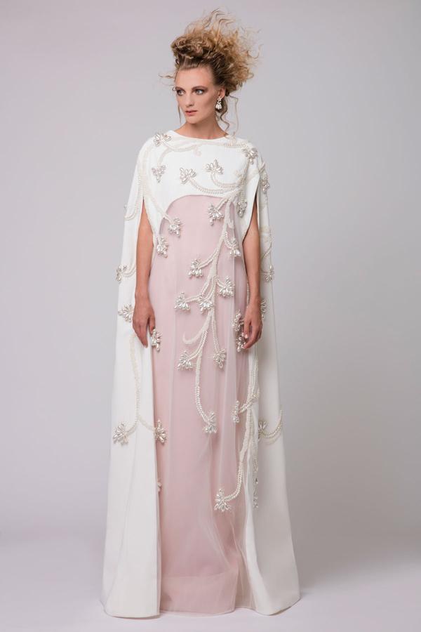 Cùng lướt qua bộ sưu tập váy cưới đẹp bồng bềnh tựa mây bay của thương hiệu thời trang đình đám Azzi&Osta với những gam màu của buổi bình minh.