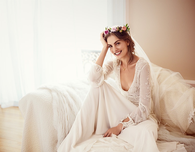 Chiêm ngưỡng bộ sưu tập váy cưới đẹp ấn tượng của chân dài Svetlana Lazareva xuất hiện trên tạp chí Brides tháng 2-3 năm 2017.
