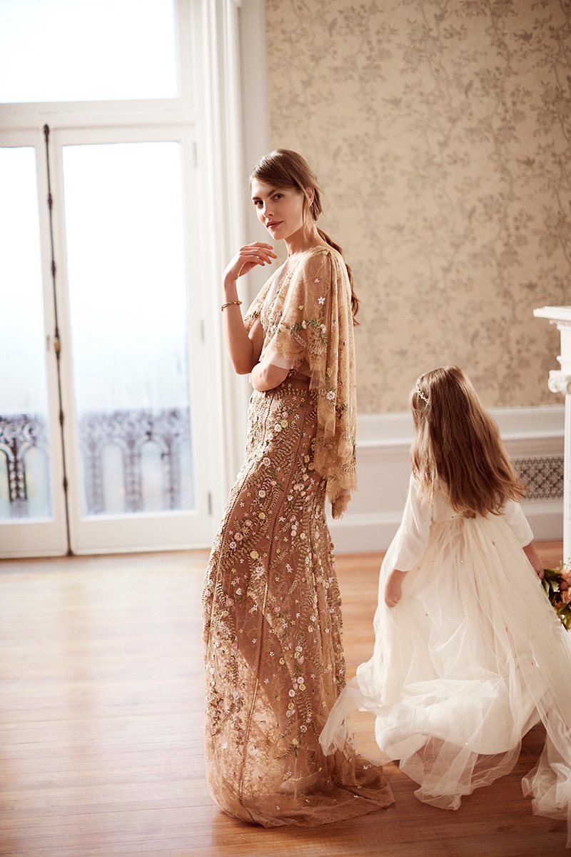Chiêm ngưỡng bộ sưu tập váy cưới đẹp ấn tượng của chân dài Svetlana Lazareva xuất hiện trên tạp chí Brides tháng 2-3 năm 2017.