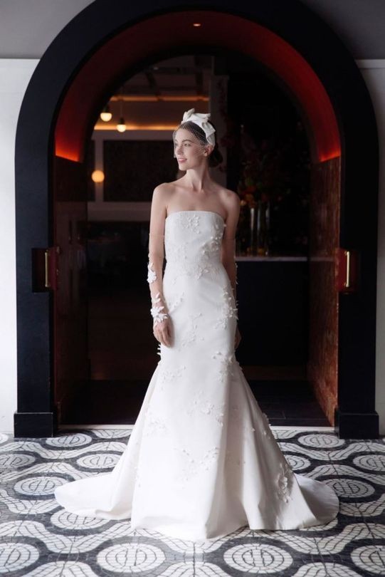 Cùng Marry tìm những mẫu khăn voan cô dâu thật ưng ý với những thiết kế váy cưới đẹp mới nhất từ tuần lễ thời trang cưới Xuân Hè 2018 (8)