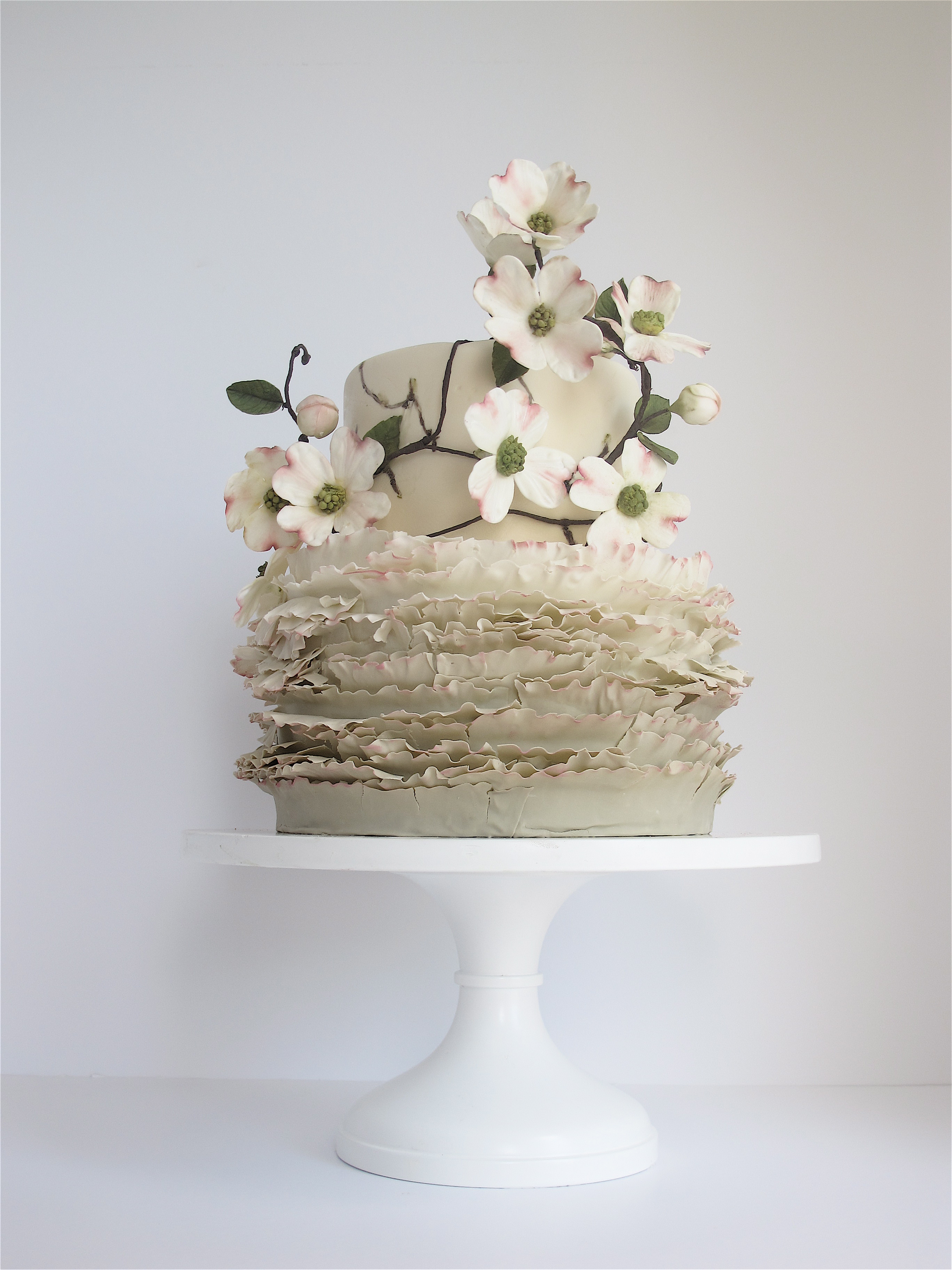 Hãy cùng bước vào thế giới bánh kẹo ngọt ngào của nghệ nhân Maggie Austin - tác giả của vô vàn những tuyệt phẩm bánh cưới đẹp không thể rời mắt!