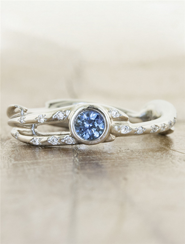 Lựa chọn an toàn và thông minh cho chị em trong ngày cưới - những chiếc nhẫn cưới đẹp và truyền thống. Hãy cùng Marry tham khảo nhé!
