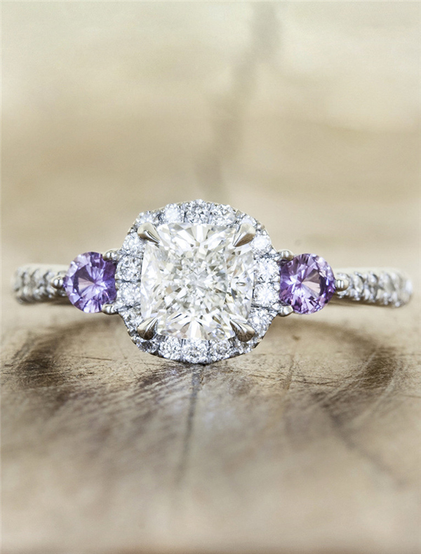 Lựa chọn an toàn và thông minh cho chị em trong ngày cưới - những chiếc nhẫn cưới đẹp và truyền thống. Hãy cùng Marry tham khảo nhé!